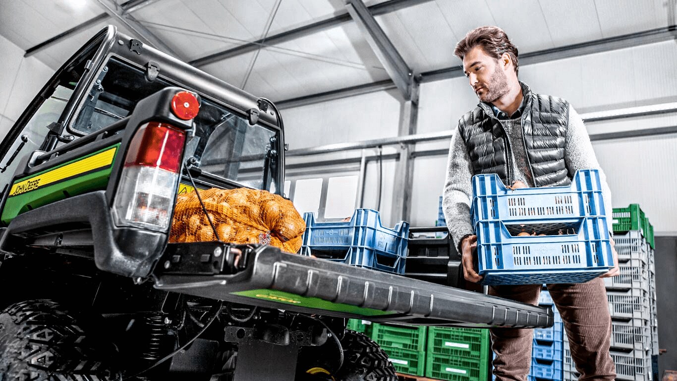 Gator™ HPX815E – work utility vehicle