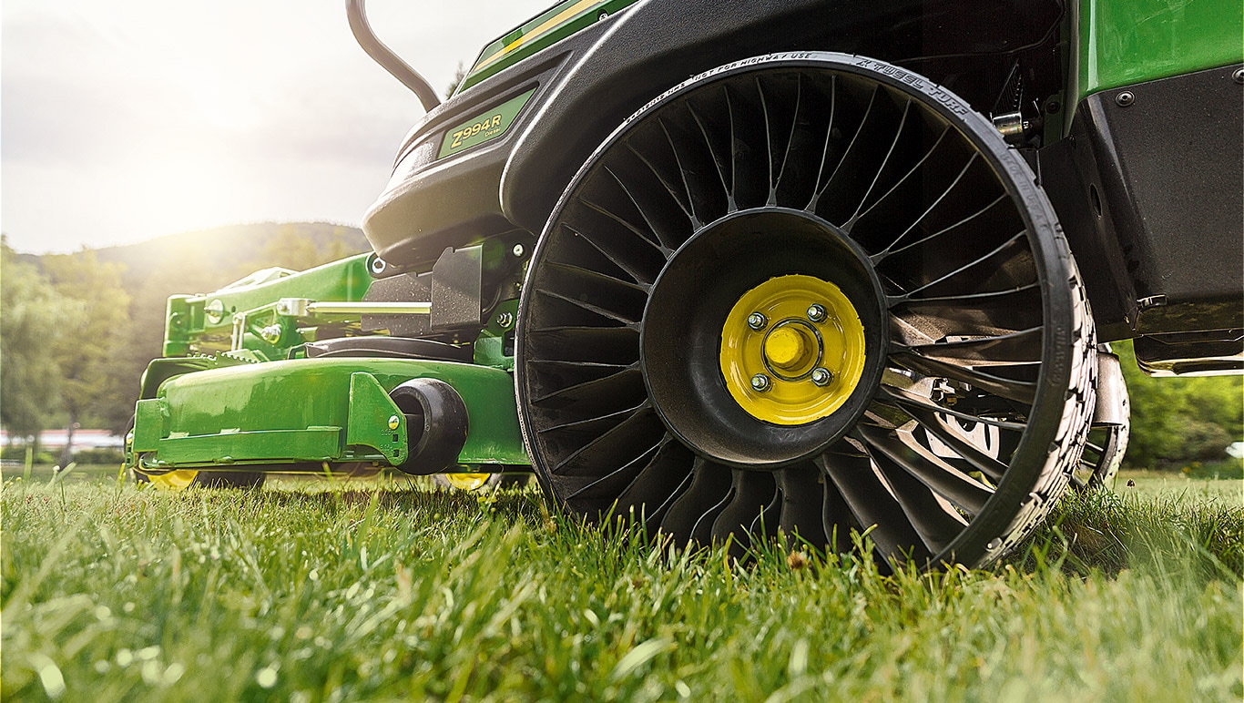 Découvrez le pneu radial sans air Michelin X Tweel Turf