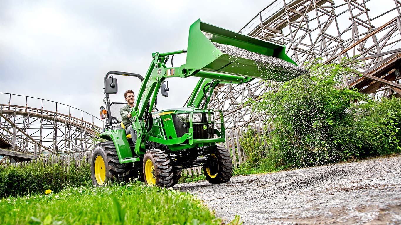 Tracteur compact avec chargeur de série E